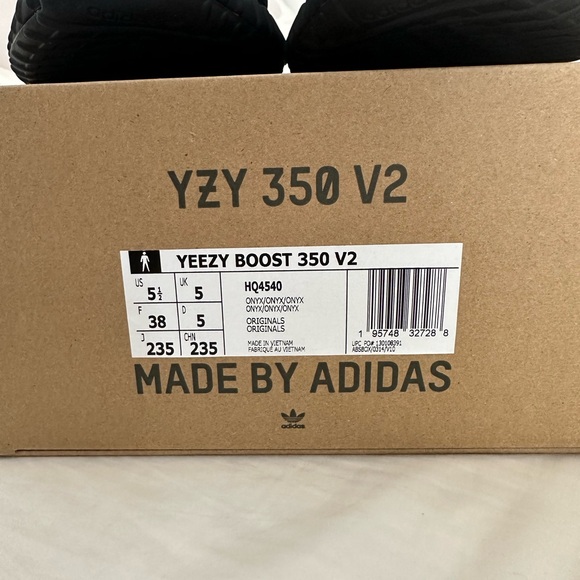 Adidas YZY 350 V2 - Picture 3 of 3